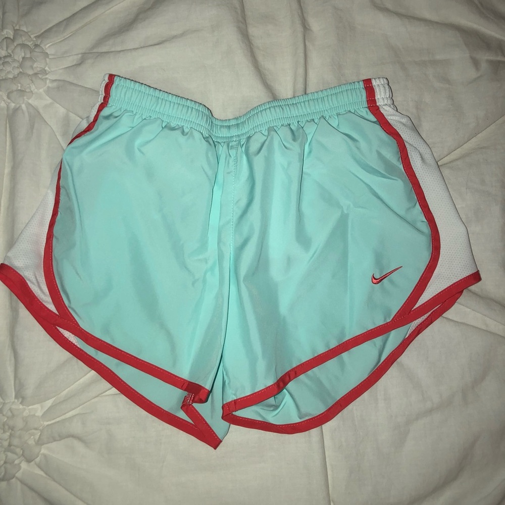 Girls medium Nike shorts
